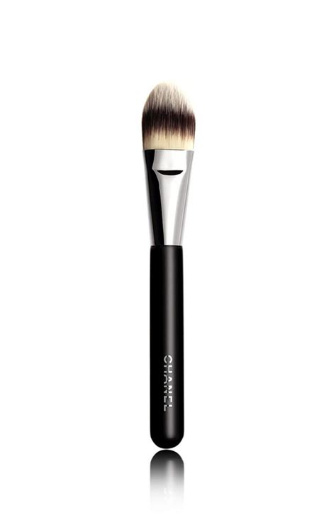 chanel pinceau fond de teint foundation brush 6|CHANEL Foundation Brush (Synthetic Fibers) .